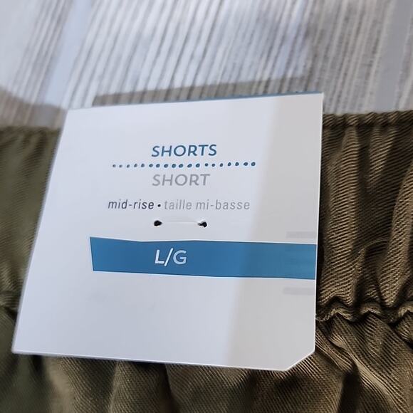 Old Navy Mid Rise Shorts Olive Green Womens Size Large NWT - Picture 6 of 10